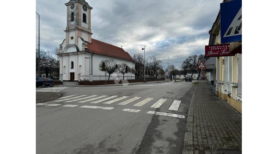 Odličan poslovni prostor u Sl.Brodu! - 2