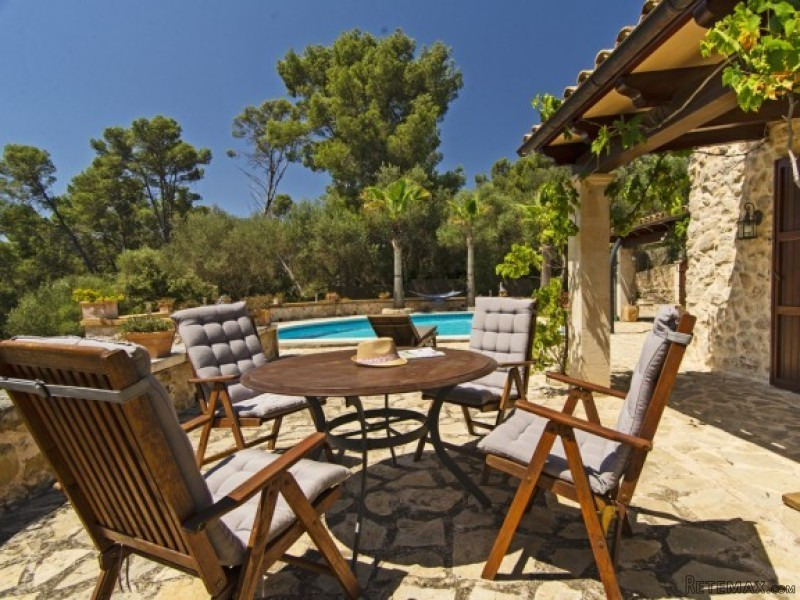 Hideaway In Gorgeous Natural Setting - 2