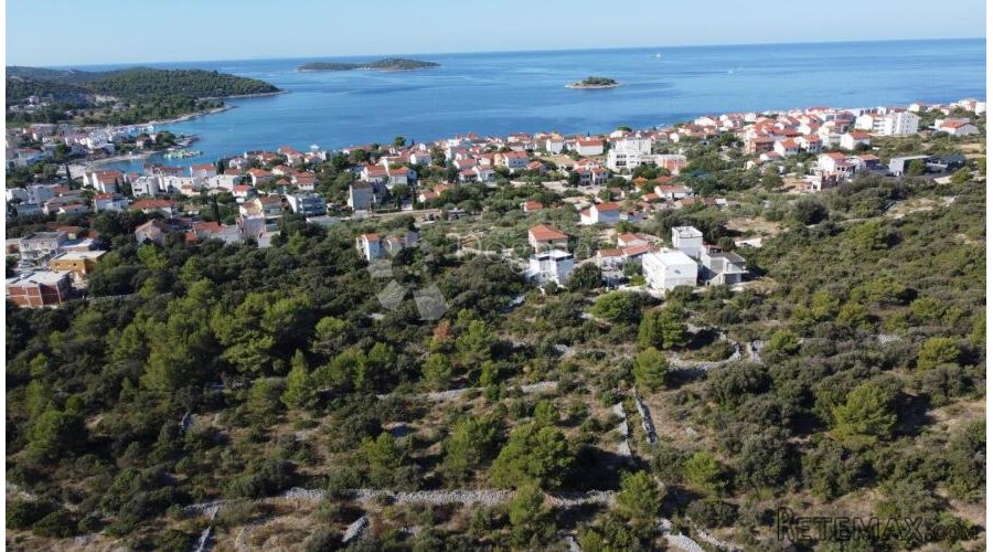 Građevinsko zemljište na odličnoj lokaciji, Rogoznica