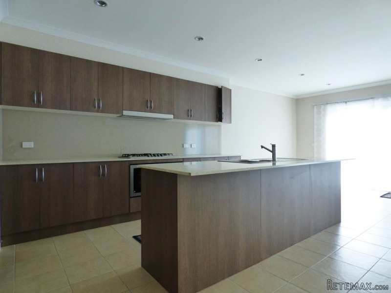 Executive Style Living - Opposite.. - 2