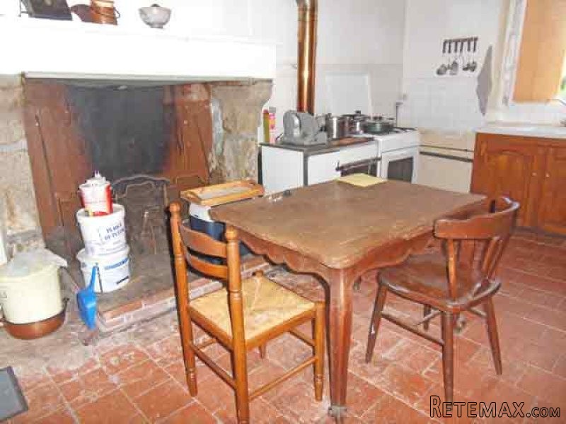 Cottage With Barn In A Charente Village - 2
