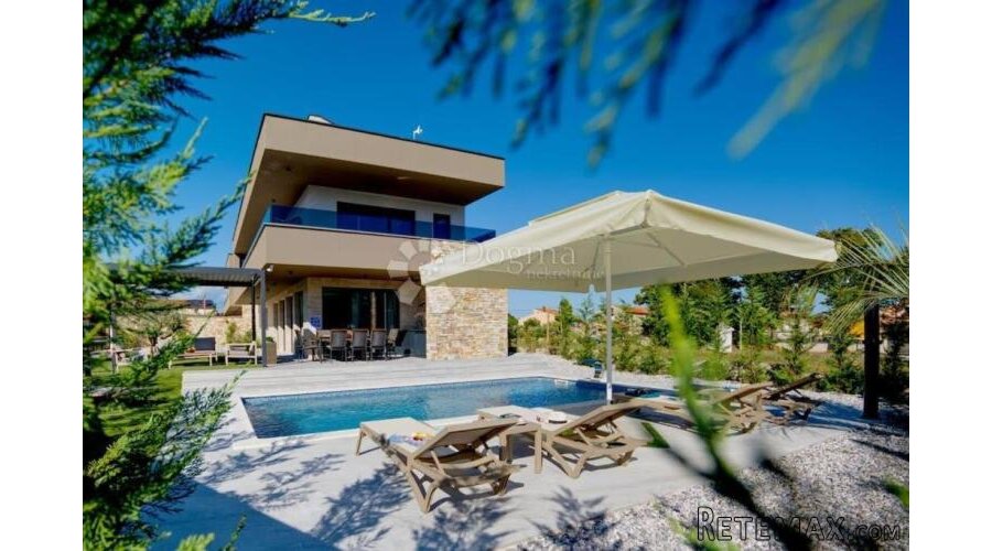 Moderna villa s bazenom, saunom i jacuzzijem