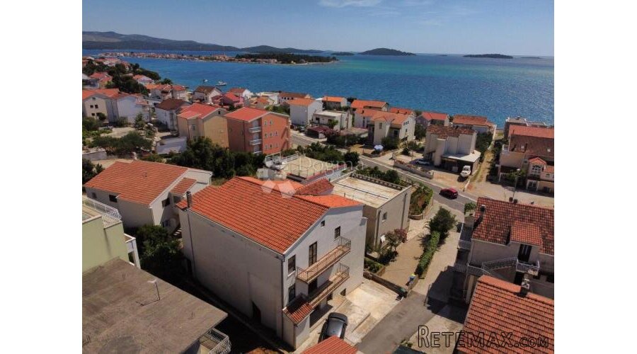 BRODARICA- KUĆA S PREDIVNIM POGLEDOM!