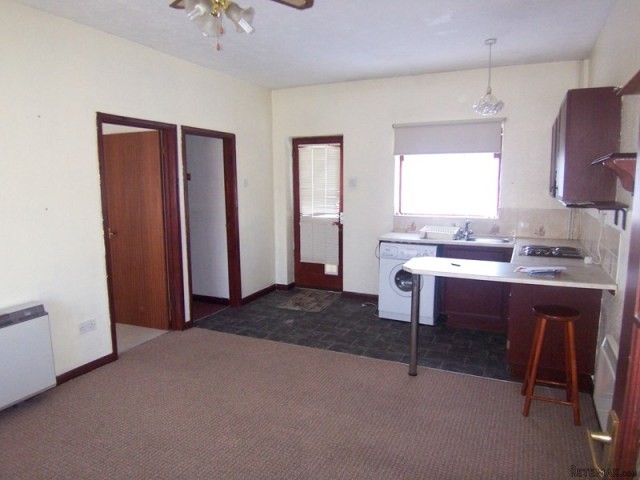 1 bedroom bungalow in QUEENBOROUGH - 2