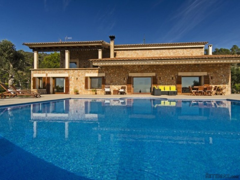 Superb Property With Breathtaking Views..