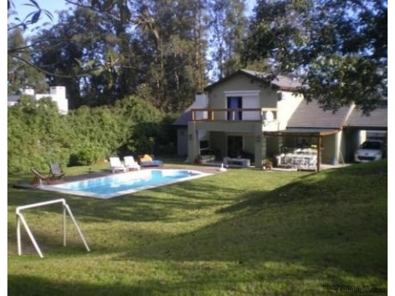 3 Bedroom House - For Rent - Rinc. Del.. - 2