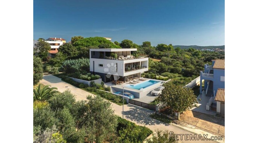 MODERNA VILA S MOREM NA DLANU!