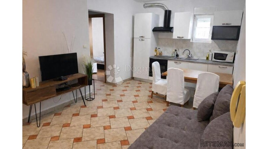 DIKLO (Zadar) - komforan renovirani stan 60 m2 - 2