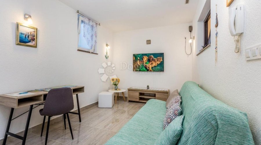 MALINSKA - APARTMAN S VELIKOM OKUĆNICOM - 6