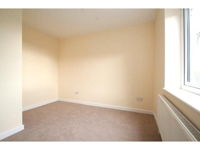 2 bedroom Property For Rent: Gordon.. - 2