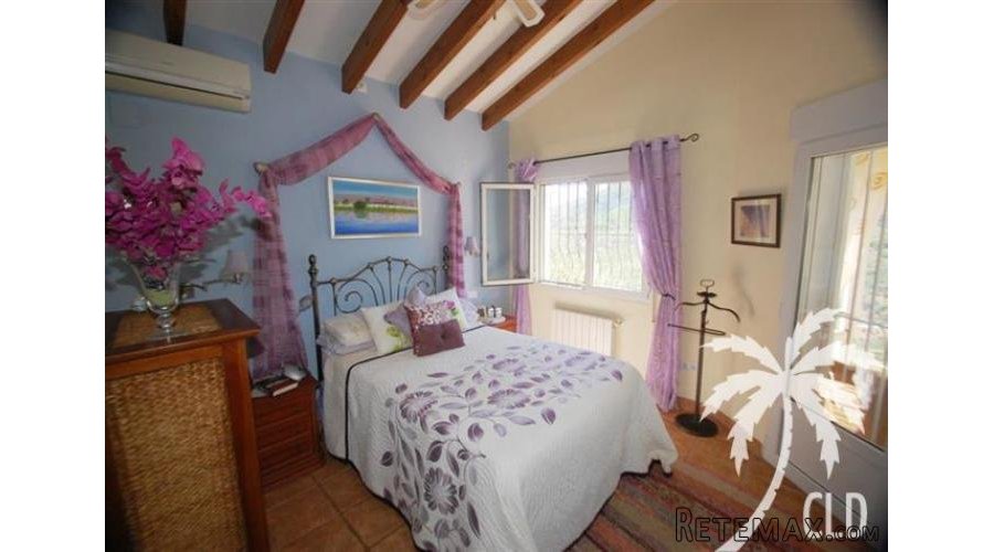 Fantastic sea views from this south-facing detached villa.. - 8