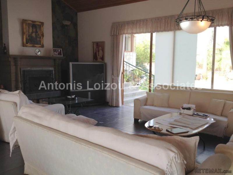 Six Bedroom Villa in three plots with.. - 2
