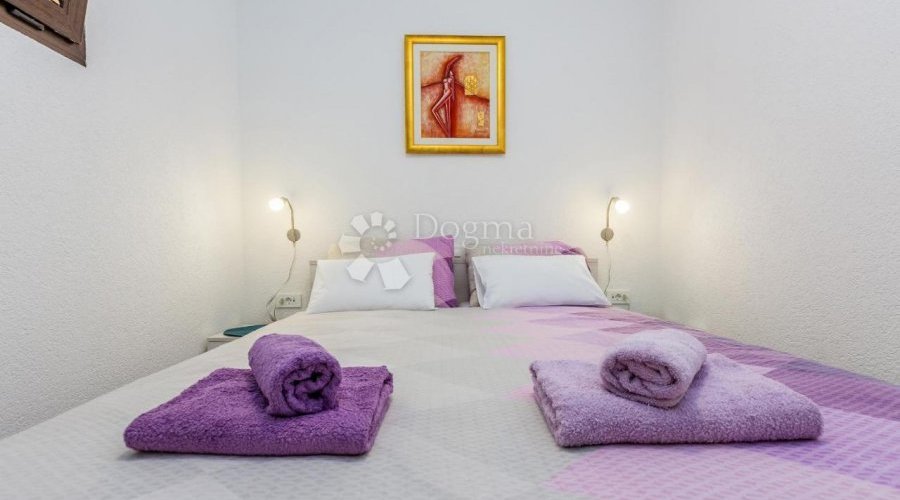 MALINSKA - APARTMAN S VELIKOM OKUĆNICOM - 9