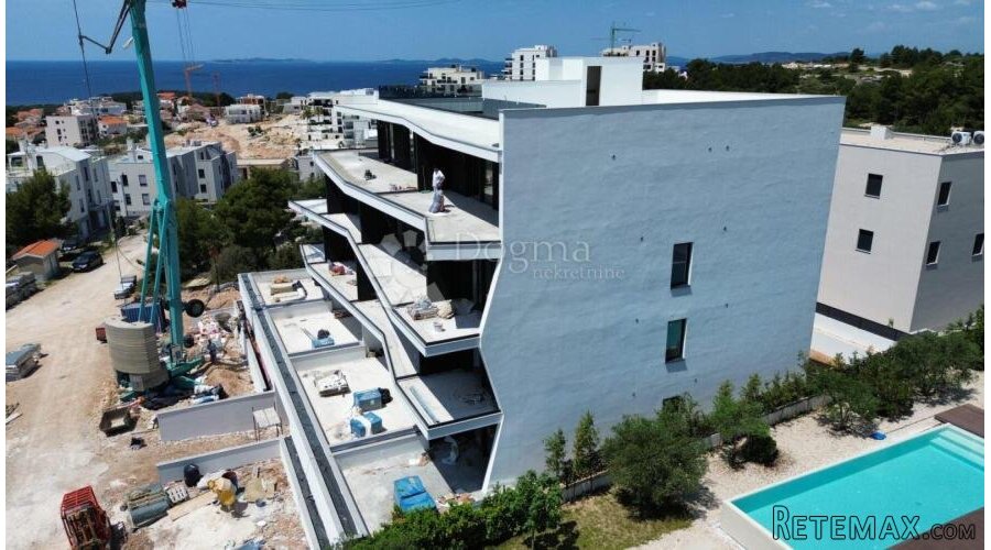 PRIMOŠTEN-NAJLJEPSI PENTHOUSE U PRIMOŠTENU