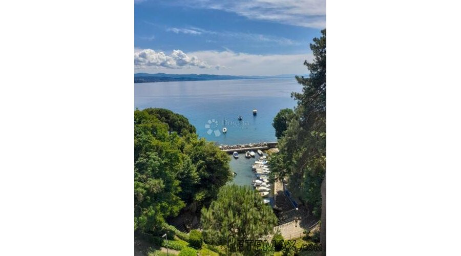 Opatija, prvi red do mora