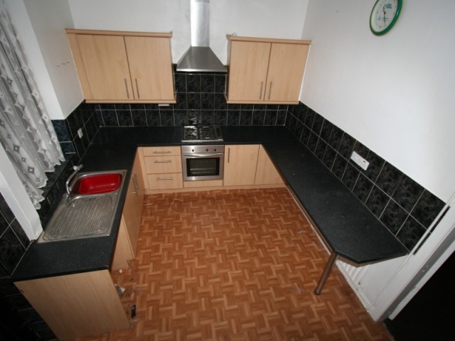 *** 2 Bed Terraced Property With Fitted..