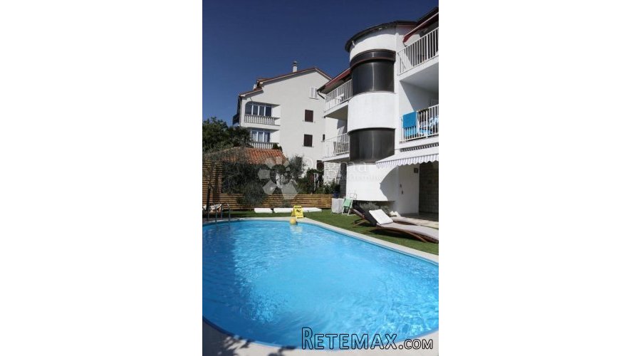 MALINSKA - APARTMANSKA KUĆA S DVA BAZENA - 2