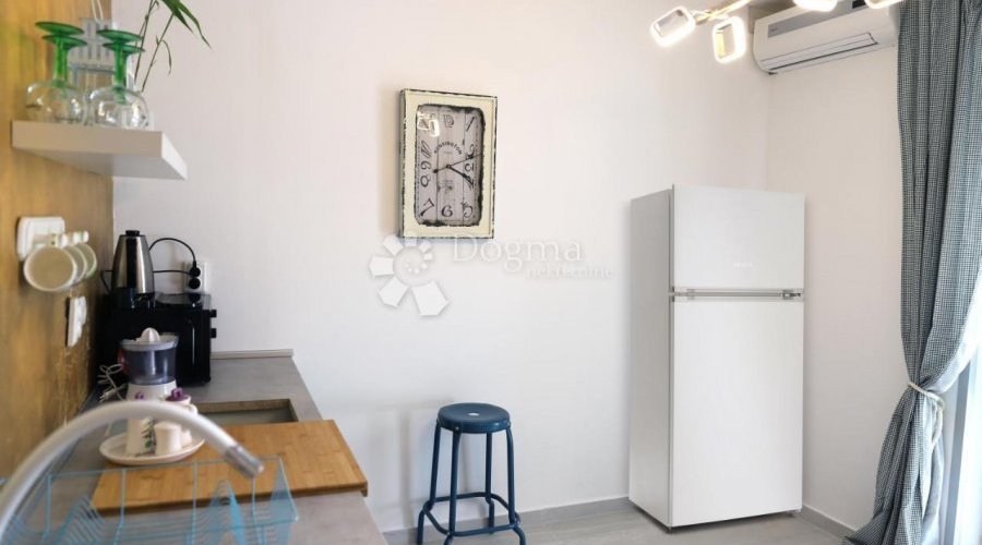 MALINSKA - APARTMANSKA KUĆA S DVA BAZENA - 7