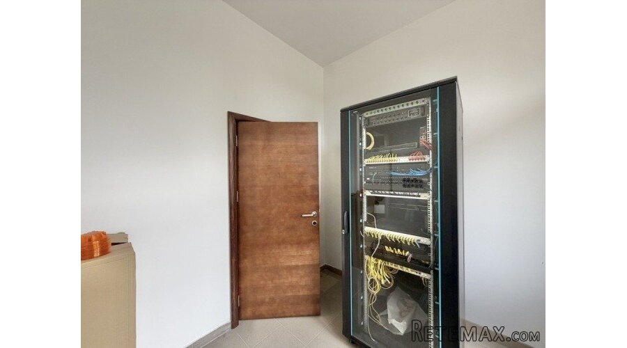 Na prodaju hotel u srcu Preljine - 17