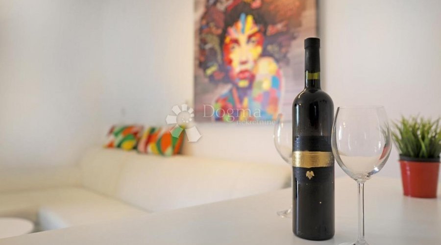 MALINSKA - APARTMANSKA KUĆA S DVA BAZENA - 8