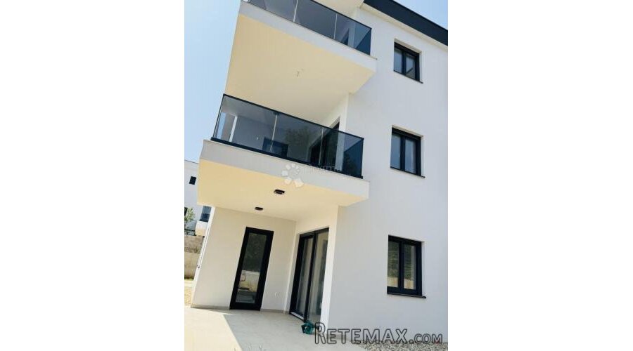 EKSKLUZIVAN STAN S4- 20M Od MORA, Maslenica