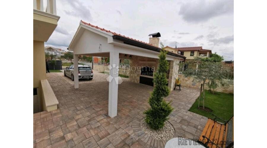 Kuća s 3 apartmana u mirnom dijelu Vodica! - 3
