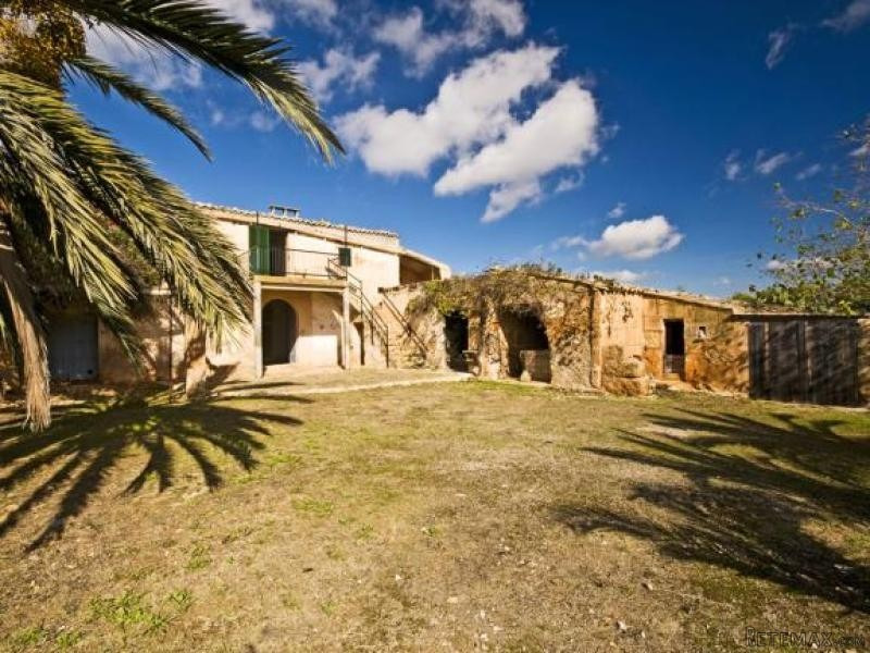 Large Country House In Its Original..