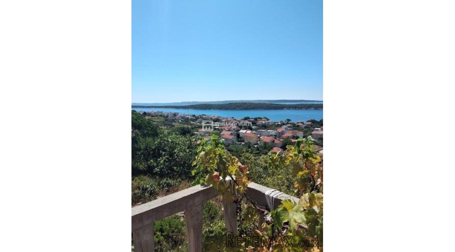 Rab, Banjol, 199m2, samostojeća kuća
