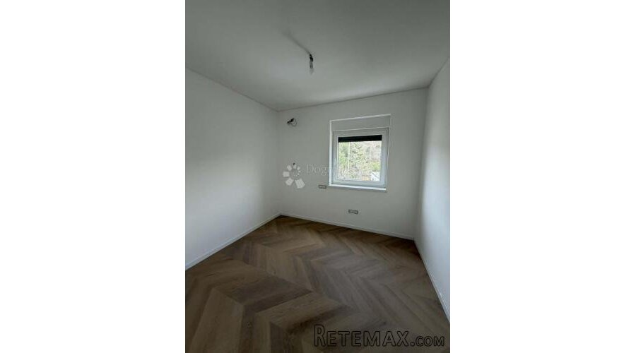 Moderan višeetažni stan 220m² s pogledom na more – Kostrena - 2