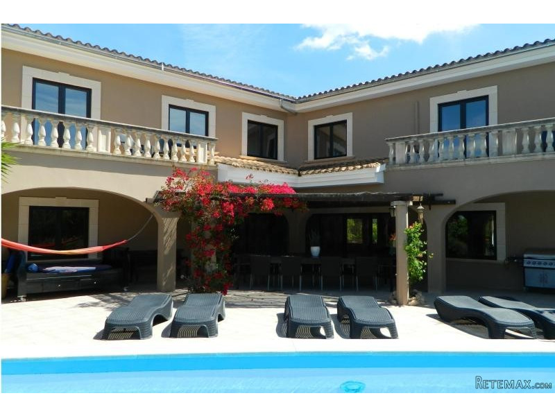 Country house with two houses and..