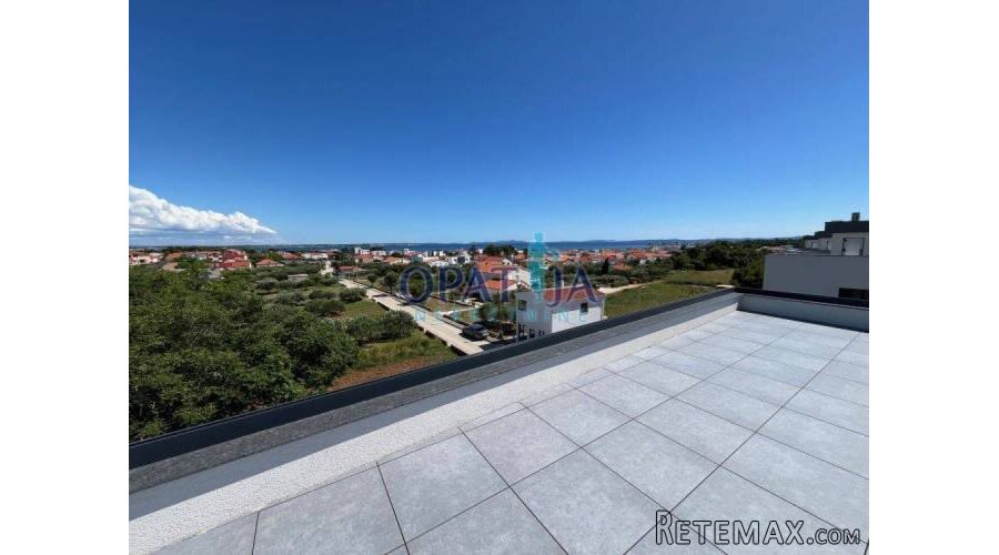 Vir, ekskluzivan stan 2kat + krovna terasa blizini plaže