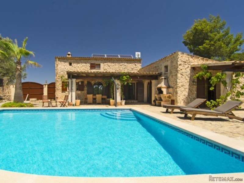 Hideaway In Gorgeous Natural Setting