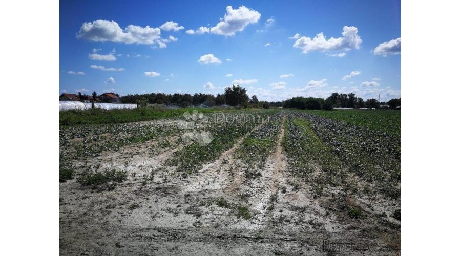 Zemljište u blizini Radničke, R1 zona - 2