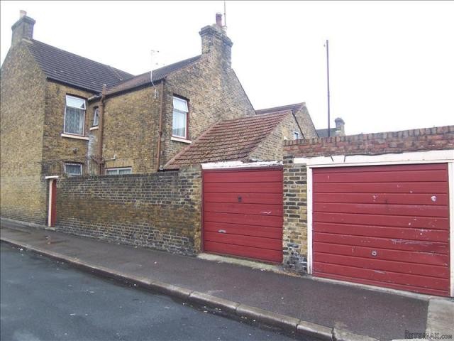 House in Sheerness, ISLE OF SHEPPEY - 2