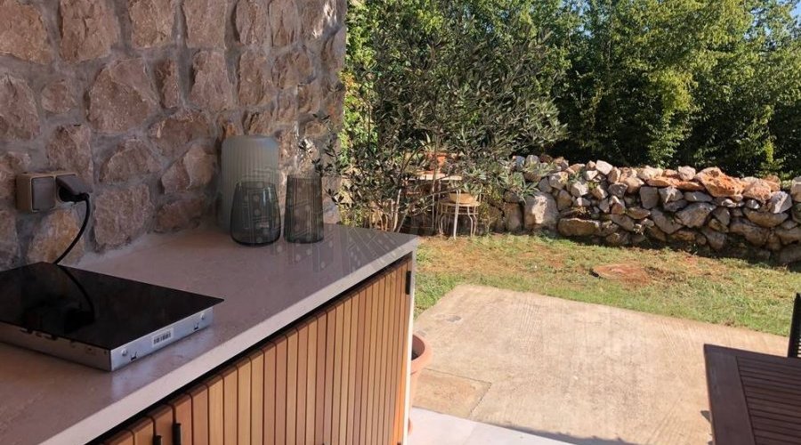 Mala samostojeća kuća s prekrasnim vrtom! - 3