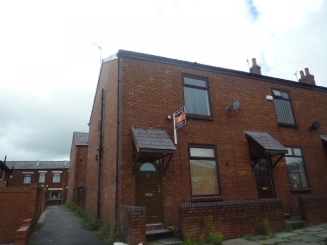 ***well Presented 3 Bed Terraced With..