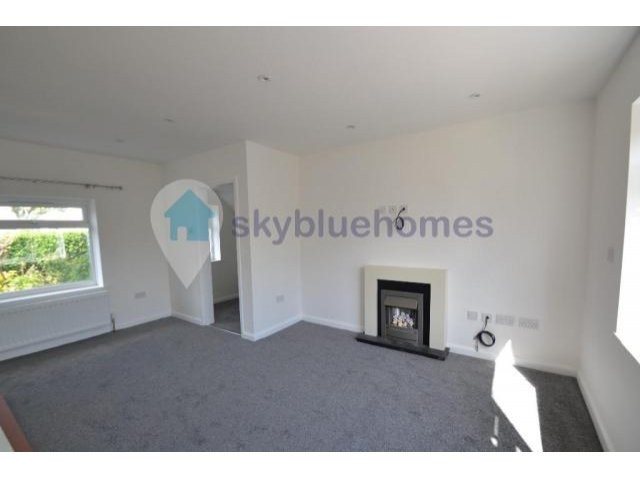 House - NEWLY REFURBISHED 3 bedroom..