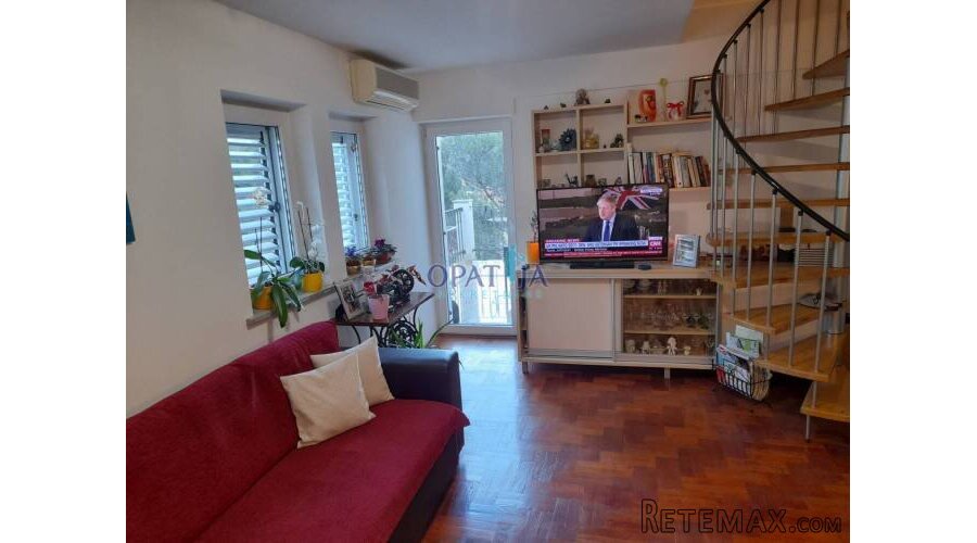 Mošćenička Draga dvoetažni stan 1.kat, 2S+DB, 91 m2