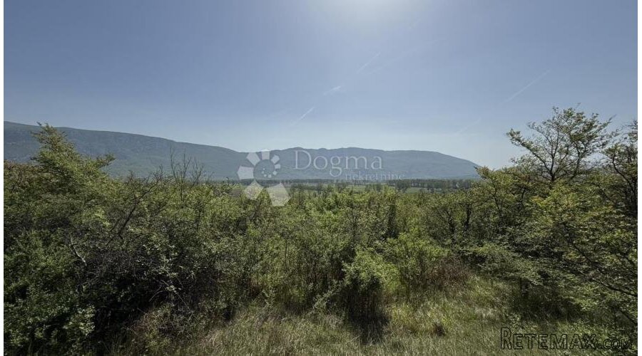 Građevinsko zemljište 1297 m2 - 3