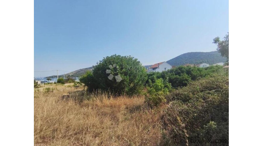 Građevinsko zemljište u Vinišću u blizini mora