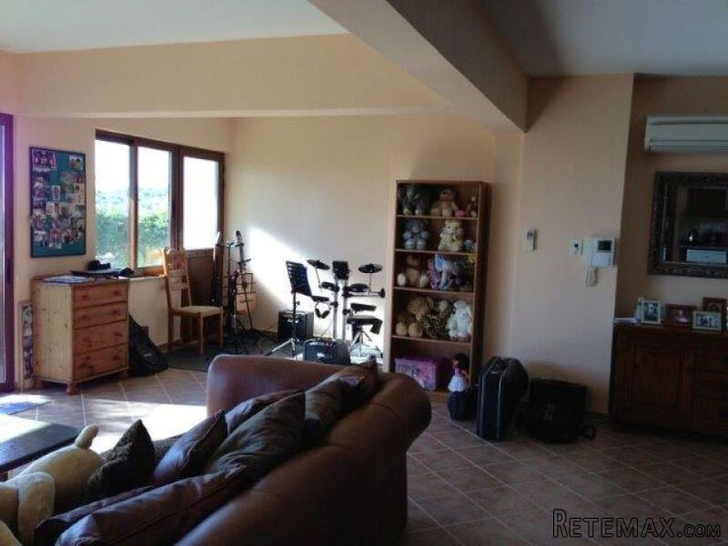Lovely Family home in an exclusive area.. - 2