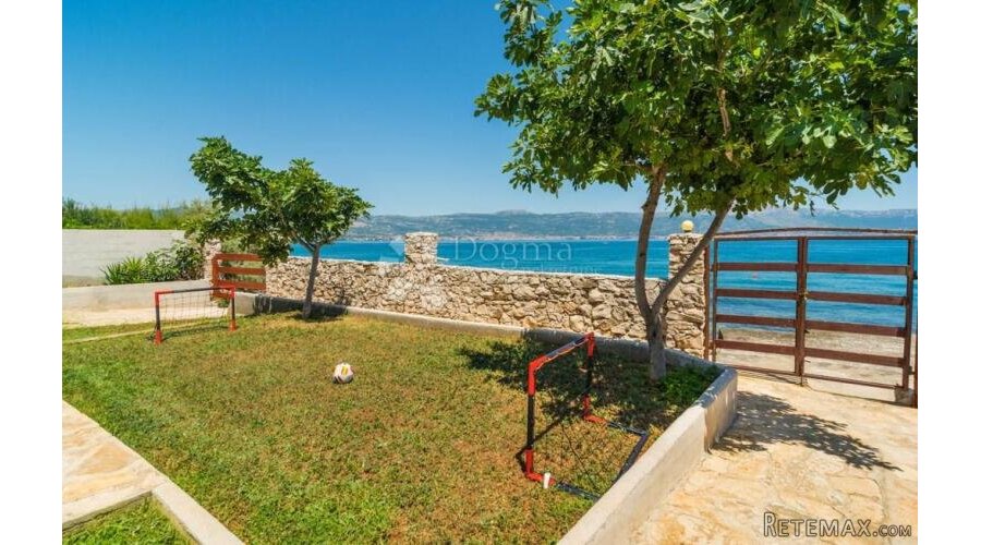 IZVANREDNA KUĆA PRVI RED DO MORA PRODAJA - 5