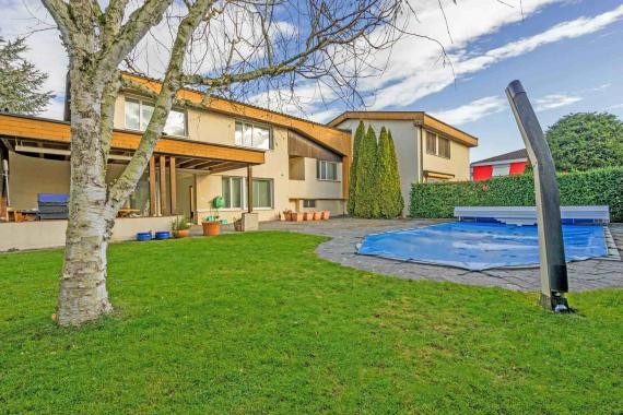 COSY HOUSE WITH COMFORT Purchase & Rent