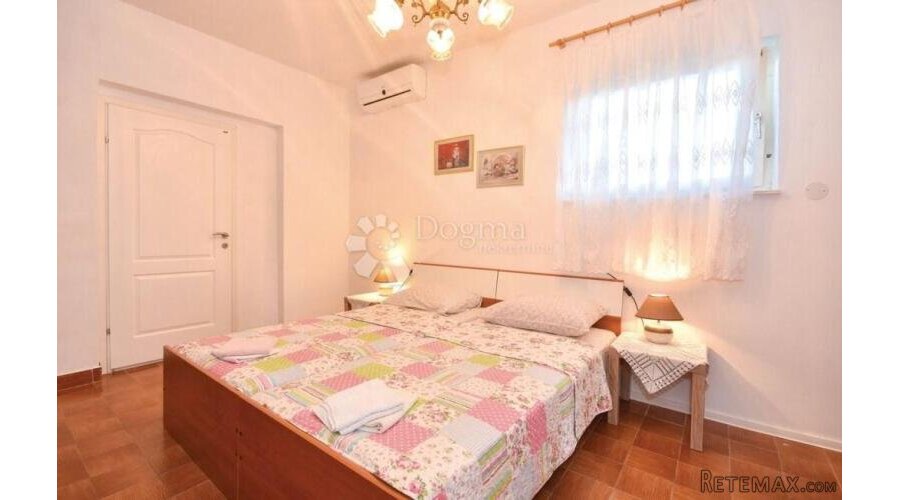 IZVANREDNA KUĆA PRVI RED DO MORA PRODAJA - 10