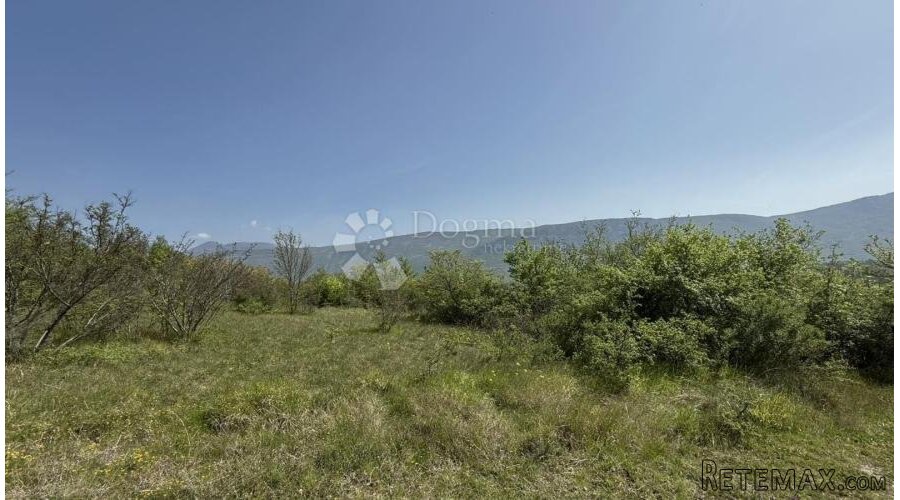Građevinsko zemljište 951 m2 - 2