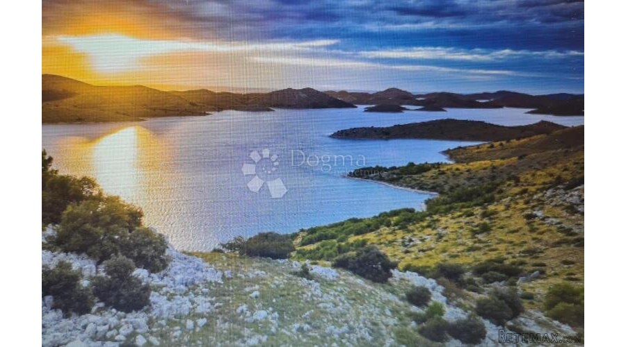 OTOK ŽUT, KORNATI pašnjak 40 000 m2 - 2