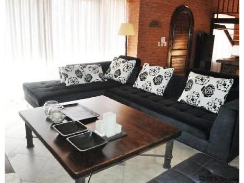 4 Bedroom House - For Rent - Pinares - 2