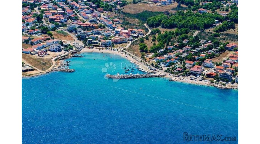 Vir - plaža, 4 apartmana, + zemljište uključeno u cijenu