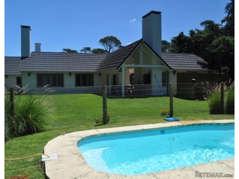 4 Bedroom House - For Rent - Rinc. Del..