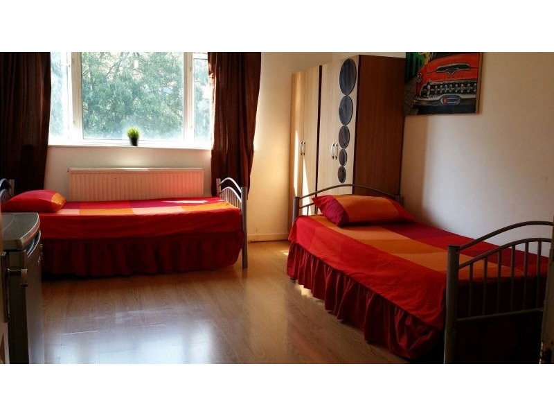 Shared Room In Shadwell With A Guy - 2